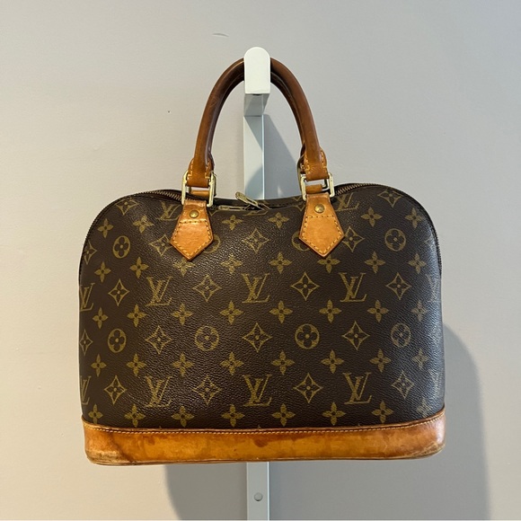 Louis Vuitton Bag - Picture 13 of 16
